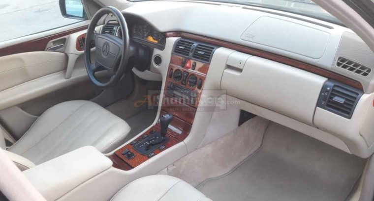 MERCEDES E230 1998, GCC,ACCIDENT FREE,WELL MAINTAINED