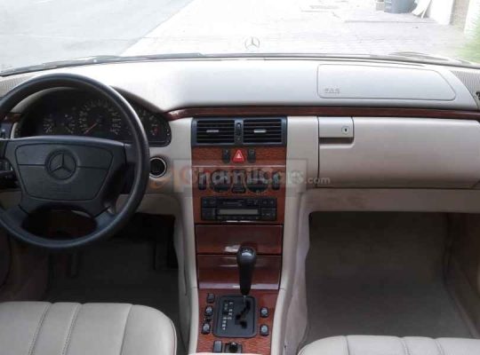 MERCEDES E230 1998, GCC,ACCIDENT FREE,WELL MAINTAINED