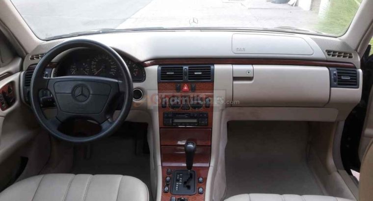 MERCEDES E230 1998, GCC,ACCIDENT FREE,WELL MAINTAINED