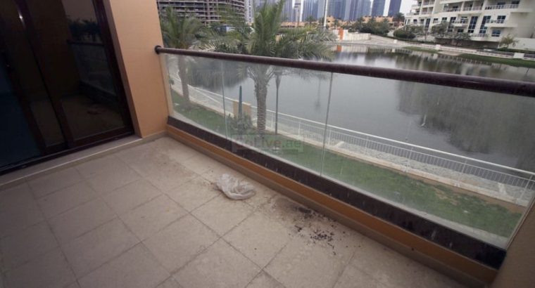 Breathtaking View of the Lake-Single Row Townhouse