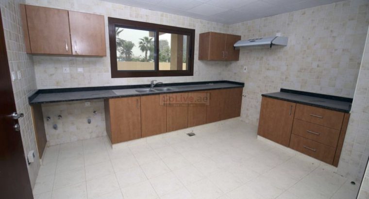 Breathtaking View of the Lake-Single Row Townhouse