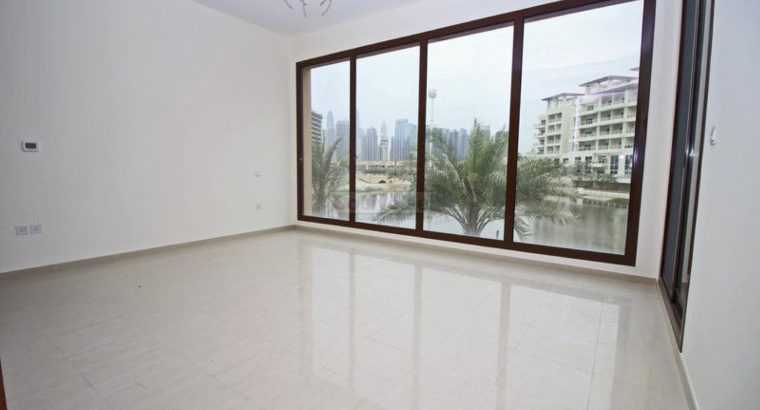 Breathtaking View of the Lake-Single Row Townhouse