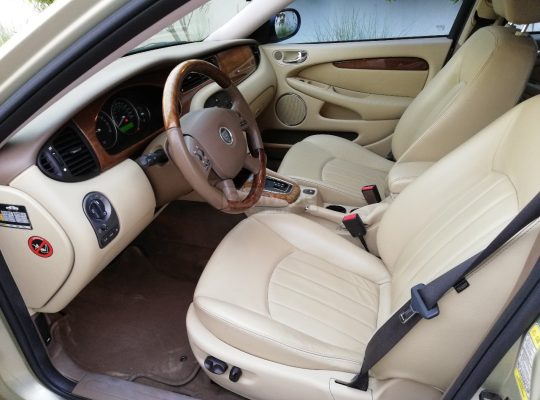 JAGUAR X-TYPE 2006,AWD 3.0, GCC, TOP OF LINE,WELL MAINTAINED,SUNROOF,LEATHER SEATS,ACCIDENT FREE