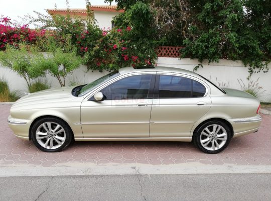 JAGUAR X-TYPE 2006,AWD 3.0, GCC, TOP OF LINE,WELL MAINTAINED,SUNROOF,LEATHER SEATS,ACCIDENT FREE