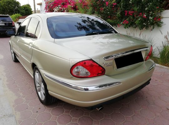 JAGUAR X-TYPE 2006,AWD 3.0, GCC, TOP OF LINE,WELL MAINTAINED,SUNROOF,LEATHER SEATS,ACCIDENT FREE