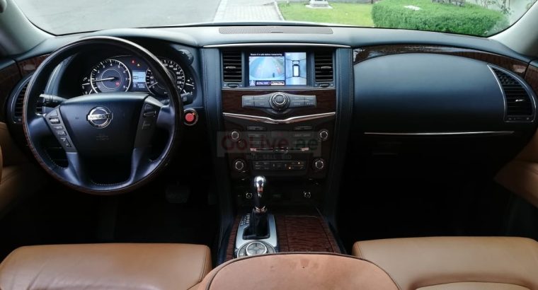NISSAN PATROL PLATINUM 2016,NO 1 OPTION,SUNROOF,LEATHER SEATS,ACCIDENT FREE,SINGLE OWNER,FSH