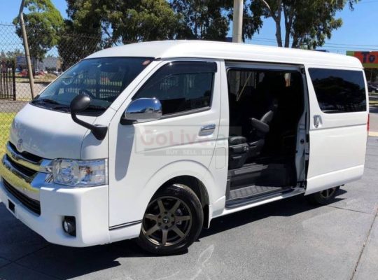 Toyota hiace hiroof 15 seater with driver for tour and rent