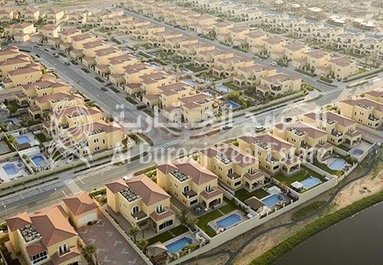 Luxury Living – 4 Bed with private pool at Jumeirah Park