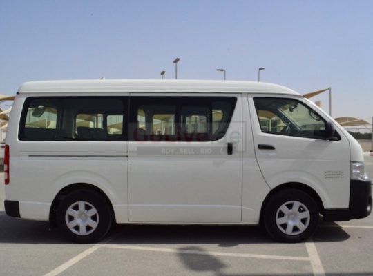 Toyota hiace hiroof 15 seater for rent