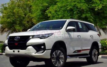 FORTUNER (7SEATER) AVAILABLE WITH DRIVER Car lift