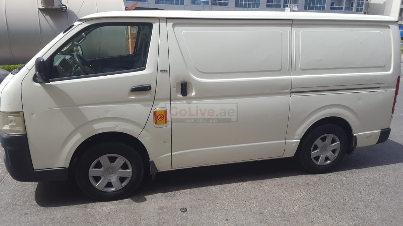 delivery van for rent in dubai