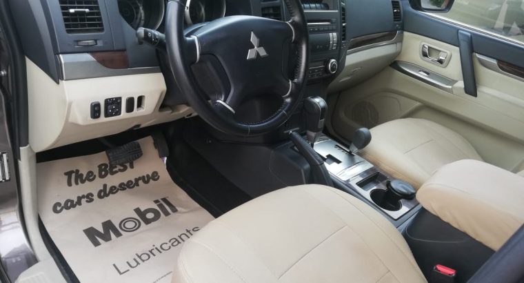 Mitsubishi Pajero 2014 Only 30000 kms, New Battery, Bluetooth, DVDs