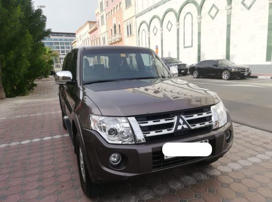 Mitsubishi Pajero 2014 Only 30000 kms, New Battery, Bluetooth, DVDs