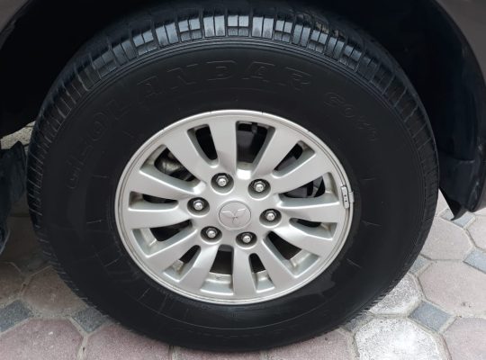 Mitsubishi Pajero 2014 Only 30000 kms, New Battery, Bluetooth, DVDs