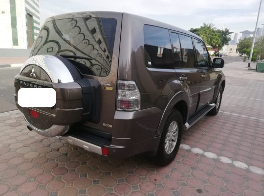 Mitsubishi Pajero 2014 Only 30000 kms, New Battery, Bluetooth, DVDs