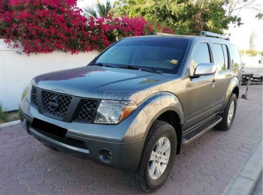 NISSAN PATHFINDER LE 2007,FOUR WHEEL DRIVE,GCC,SUNROOF,LEATHER SEATS,07 SEATS