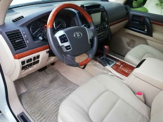 TOYOTA LAND CRUISER 2013,TOP OF THE LINE,V6 GXR,GCC,SUNROOF,ACCIDENT FREE