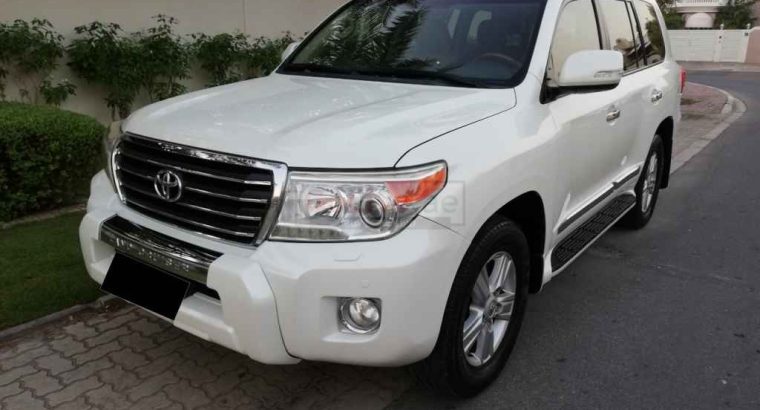TOYOTA LAND CRUISER 2013,TOP OF THE LINE,V6 GXR,GCC,SUNROOF,ACCIDENT FREE