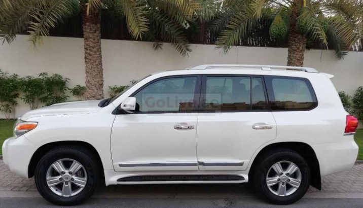 TOYOTA LAND CRUISER 2013,TOP OF THE LINE,V6 GXR,GCC,SUNROOF,ACCIDENT FREE