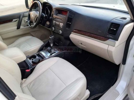 MITSUBISHI PAJERO 2010,GLS 3.5L,V6,TOP OF THE LINE,SUNROOF,LEATHER SEATS,WELL MAINTAINED