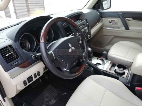 MITSUBISHI PAJERO 2010,GLS 3.5L,V6,TOP OF THE LINE,SUNROOF,LEATHER SEATS,WELL MAINTAINED