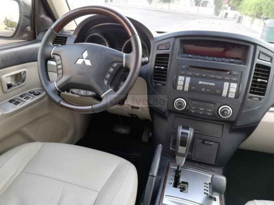 MITSUBISHI PAJERO 2010,GLS 3.5L,V6,TOP OF THE LINE,SUNROOF,LEATHER SEATS,WELL MAINTAINED