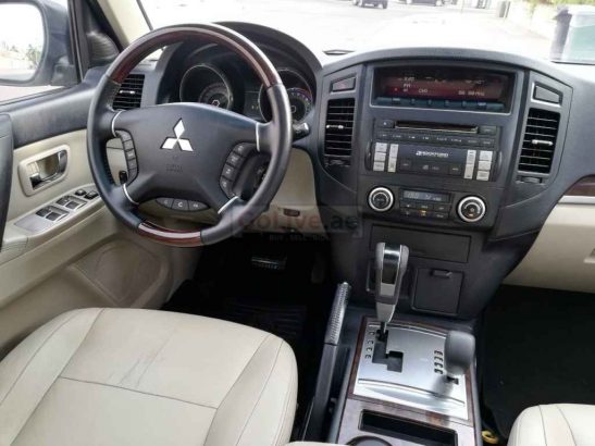 MITSUBISHI PAJERO 2010,GLS 3.5L,V6,TOP OF THE LINE,SUNROOF,LEATHER SEATS,WELL MAINTAINED