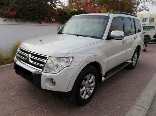 MITSUBISHI PAJERO 2010,GLS 3.5L,V6,TOP OF THE LINE,SUNROOF,LEATHER SEATS,WELL MAINTAINED