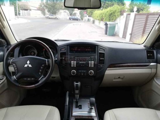 MITSUBISHI PAJERO 2010,GLS 3.5L,V6,TOP OF THE LINE,SUNROOF,LEATHER SEATS,WELL MAINTAINED