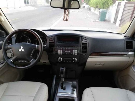 MITSUBISHI PAJERO 2010,GLS 3.5L,V6,TOP OF THE LINE,SUNROOF,LEATHER SEATS,WELL MAINTAINED