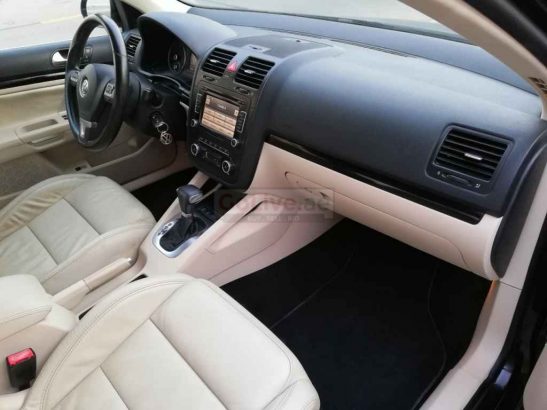 VOLKSWAGEN JETTA 2011,TOP OF THE LINE,SUNROOF,LEATHER SEATS,ACCIDENT FREE