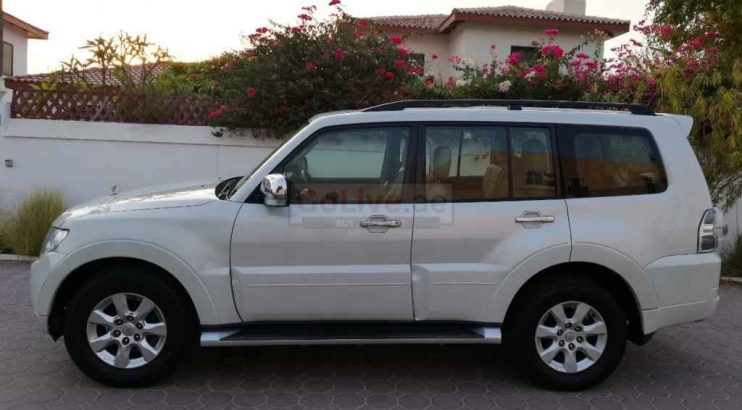MITSUBISHI PAJERO 2010,GLS 3.5L,V6,TOP OF THE LINE,SUNROOF,LEATHER SEATS,WELL MAINTAINED