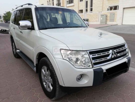 MITSUBISHI PAJERO 2010,GLS 3.5L,V6,TOP OF THE LINE,SUNROOF,LEATHER SEATS,WELL MAINTAINED