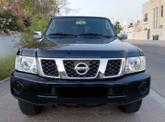 NISSAN PATROL 2017,4800 VTC,21000KM ONLY,MID OPTION,LEATHER SEATS,4WD,ORIGINAL PAINT,ACCIDENT FREE