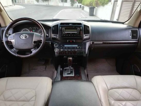 TOYOTA LAND CRUISER 2011,GXR V6,GCC,ORIGINAL PAINT,SUNROOF,LEATHER SEATS