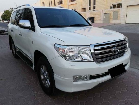 TOYOTA LAND CRUISER 2011,GXR V6,GCC,ORIGINAL PAINT,SUNROOF,LEATHER SEATS