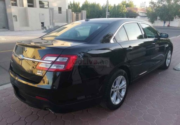 FORD TAURUS 2015 SEL MID OPTION,AWD,FRESH IMPORT,ACCIDENT FREE,MINT CONDITION