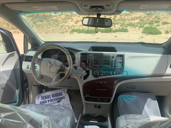 TOYOTA SIENNA 2012 XLE FULL OPTION WITH SUNROOF FULLY AUTOMATIC IMPORTED VAN