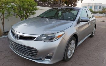 TOYOYA AVALON 2015 XLE SILVER US IMPORTED IN PERFECT CONDITION