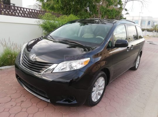 TOYOTA SIENNA 2014,LE,AWD, V6 FULLY AUTOMATIC,FRESH IMPORT,PERFECT CONDITION,CUSTOM PAPERS