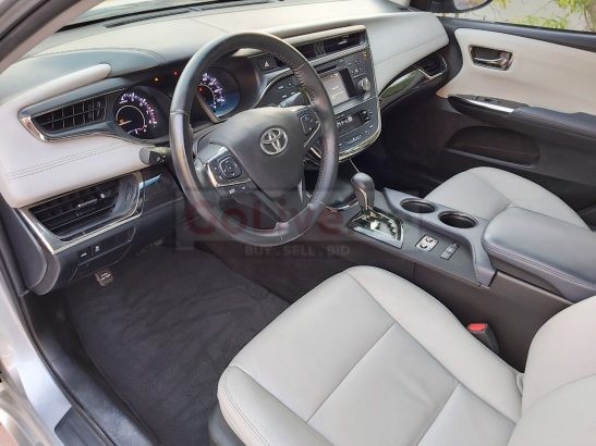 TOYOYA AVALON 2015 XLE SILVER US IMPORTED IN PERFECT CONDITION