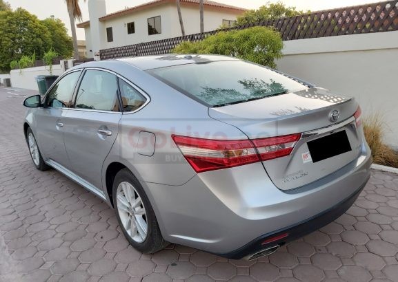 TOYOYA AVALON 2015 XLE SILVER US IMPORTED IN PERFECT CONDITION