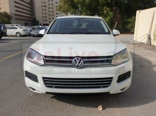 VOLKSWAGEN TOUAREG 2013 GCC SPECS , AGENCY MAINTAINED , V6 , MID OPTION FOR SALE