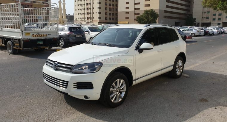 VOLKSWAGEN TOUAREG 2013 GCC SPECS , AGENCY MAINTAINED , V6 , MID OPTION FOR SALE
