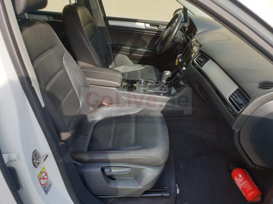 VOLKSWAGEN TOUAREG 2013 GCC SPECS , AGENCY MAINTAINED , V6 , MID OPTION FOR SALE