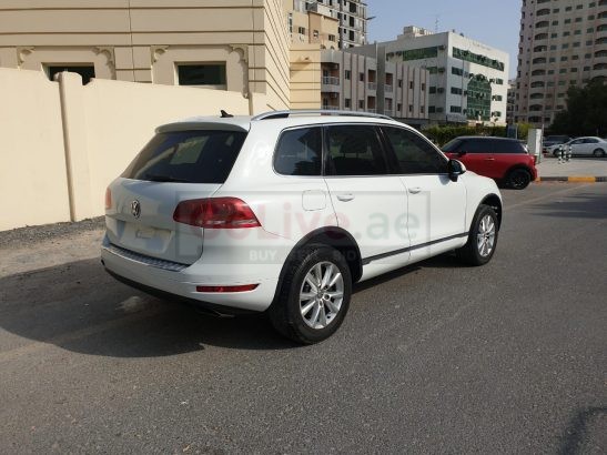 VOLKSWAGEN TOUAREG 2013 GCC SPECS , AGENCY MAINTAINED , V6 , MID OPTION FOR SALE