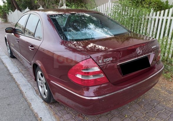 MERCEDES E200 KOMPRESSOR 2004,TOP OPTION,GCC,SUNROOF,LEATHER SEATS