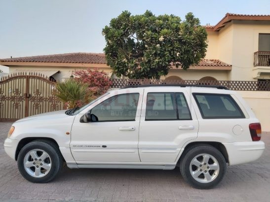” FIXED PRICE ” JEEP GRAND CHEROKEE 2004 FULL OPTION GCC SPECS IN GOOD CONDITION