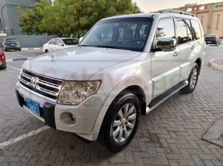MITSUBISHI PAJERO 2010,3.8 V6,75000KM ONLY,TOP OF THE LINE,SUNROOF,ACCIDENT FREE