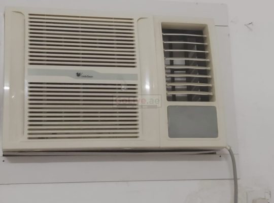 Killer Deal! 2 ton ac for sale.Only 425 dirhams!